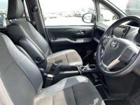 Toyota NOAH 2016