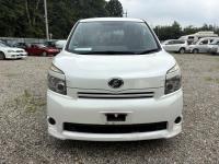 Toyota VOXY 2009