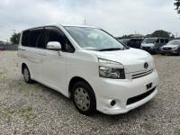 Toyota VOXY 2009