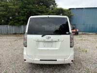 Toyota VOXY 2009