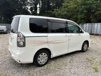 Toyota VOXY 2009
