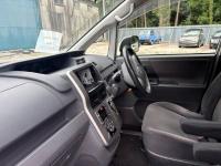 Toyota VOXY 2009