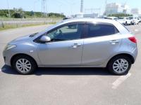 Mazda DEMIO 2011