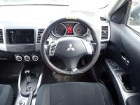 Mitsubishi OUTLANDER 2006