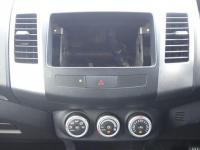 Mitsubishi OUTLANDER 2006