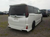 Toyota NOAH 2016
