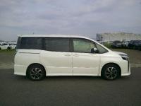 Toyota VOXY 2021