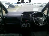 Toyota VOXY 2021