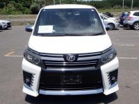 Toyota VOXY 2016