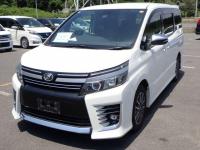 Toyota VOXY 2016