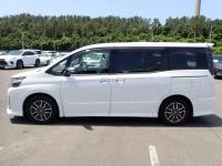Toyota VOXY 2016