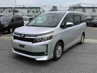 Toyota VOXY 2014