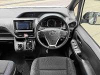 Toyota VOXY 2014