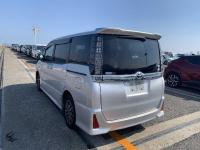 Toyota VOXY 2014