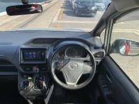 Toyota VOXY 2014