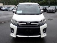 Toyota VOXY 2016