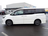 Toyota VOXY 2016