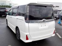 Toyota VOXY 2016