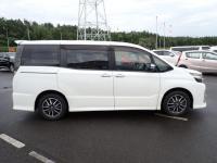 Toyota VOXY 2016