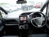 Toyota VOXY 2016
