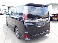 Toyota NOAH 2017