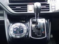 Toyota NOAH 2017