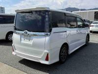 Toyota VOXY 2014