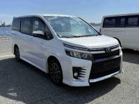 Toyota VOXY 2014