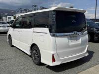 Toyota VOXY 2014