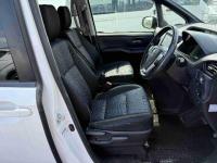 Toyota VOXY 2014