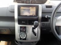 Toyota NOAH 2009