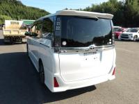 Toyota VOXY 2014