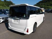 Toyota VOXY 2014