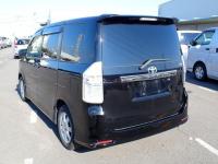 Toyota NOAH 2009