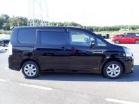 Toyota NOAH 2009