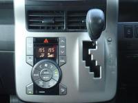 Toyota NOAH 2009