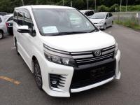 Toyota VOXY 2016