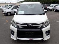 Toyota VOXY 2016