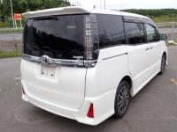 Toyota VOXY 2016