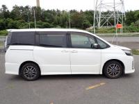 Toyota VOXY 2016