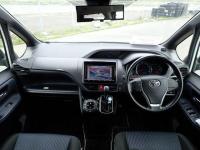 Toyota VOXY 2016