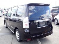 Toyota VOXY 2014