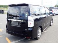 Toyota VOXY 2014