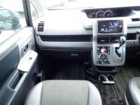 Toyota VOXY 2014