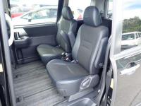 Toyota VOXY 2014