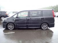 Toyota NOAH 2016