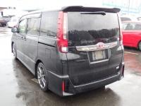 Toyota NOAH 2016