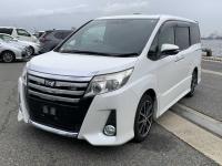 Toyota NOAH 2015