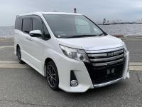 Toyota NOAH 2015