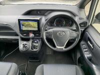 Toyota NOAH 2015